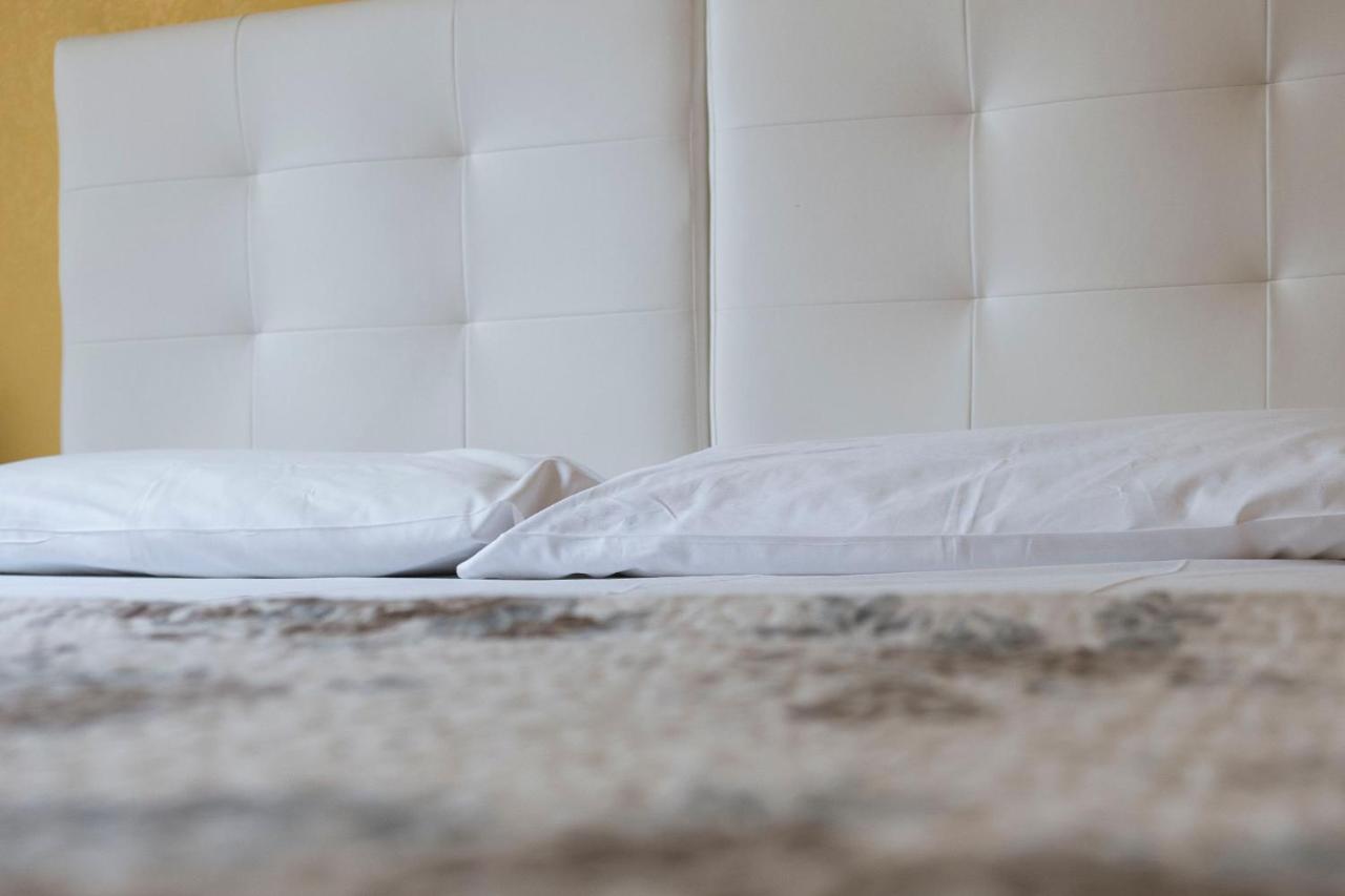 La Breccia A Porta Pia Bed & Breakfast Rome Exterior photo
